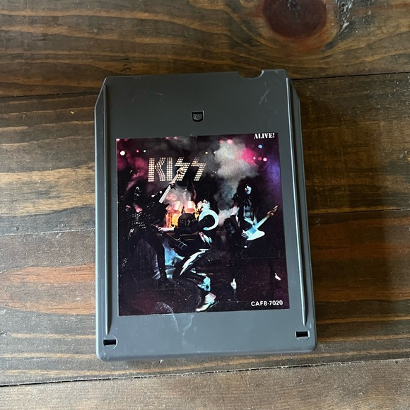 KISS Alive 8 Track - Picture 1 of 3